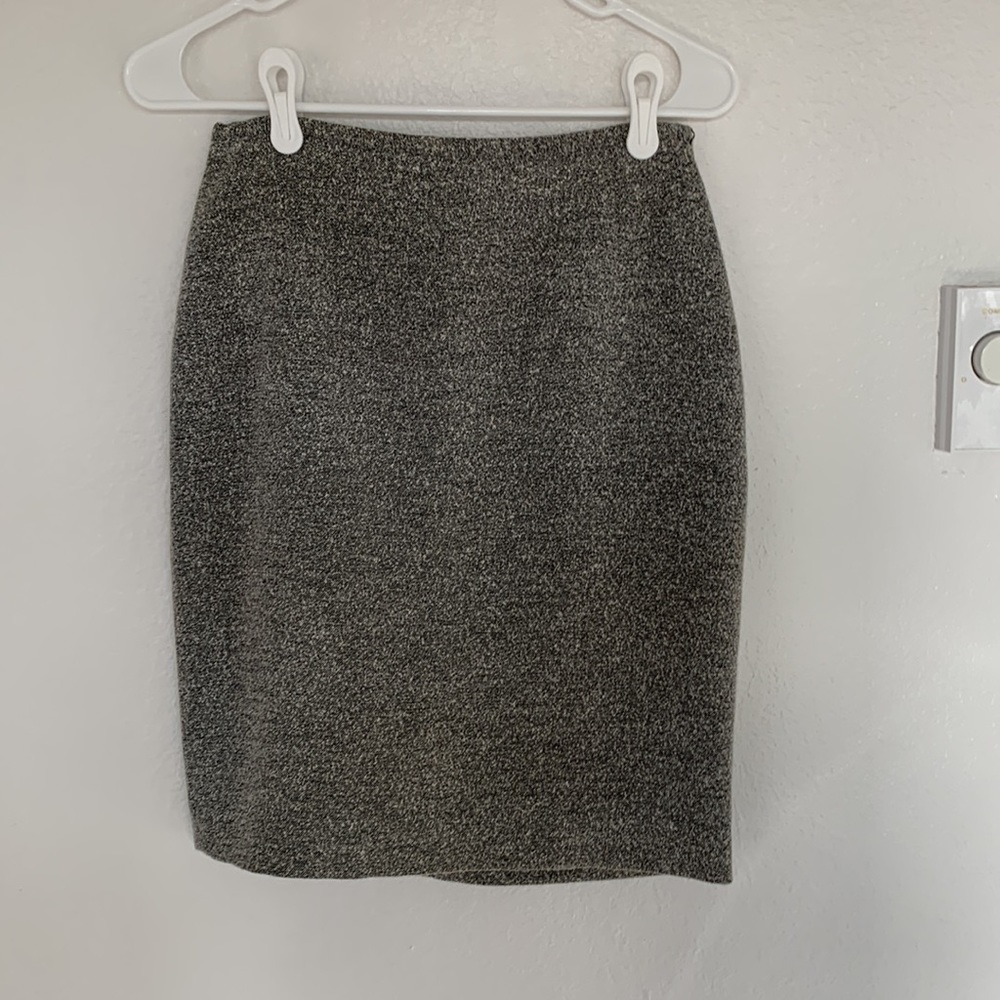 Vintage “Vertigo Petites Paris” Made in France wiggle skirt US 6p Fr 38p